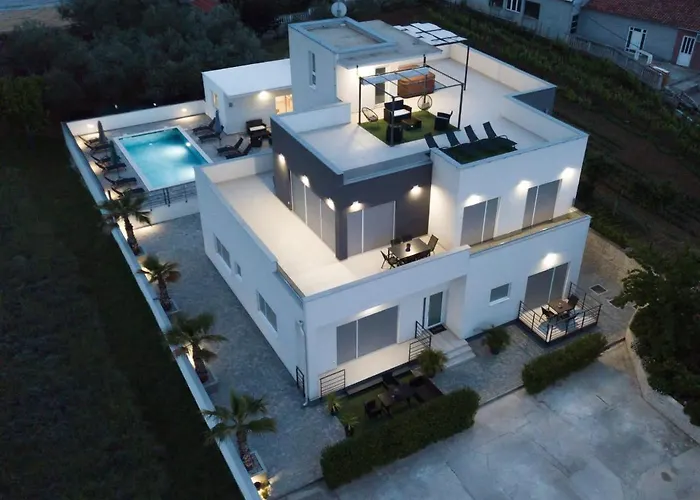 Luxury Apartments Golden Dreams