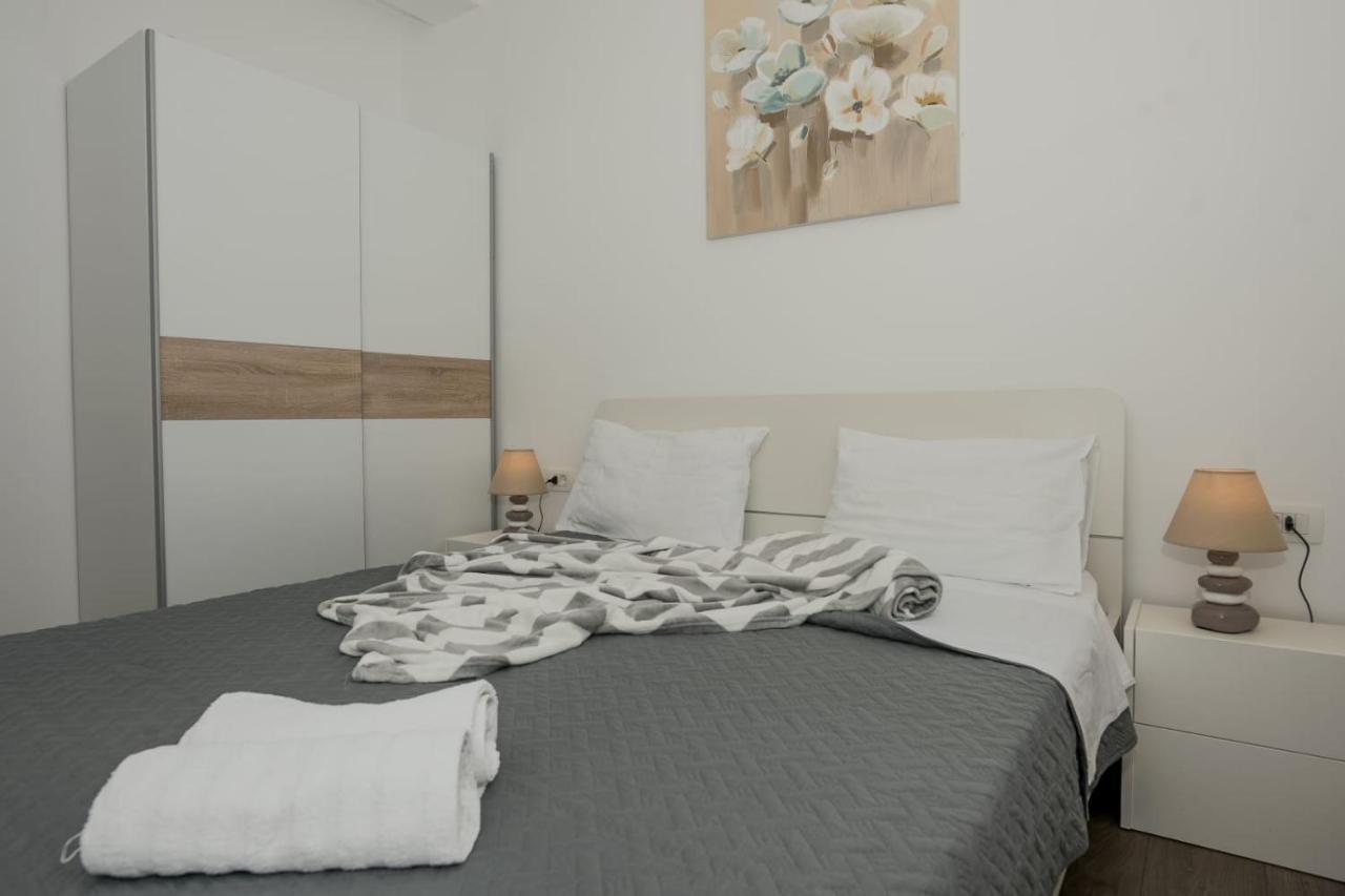 Luxury Golden Dreams Apartment